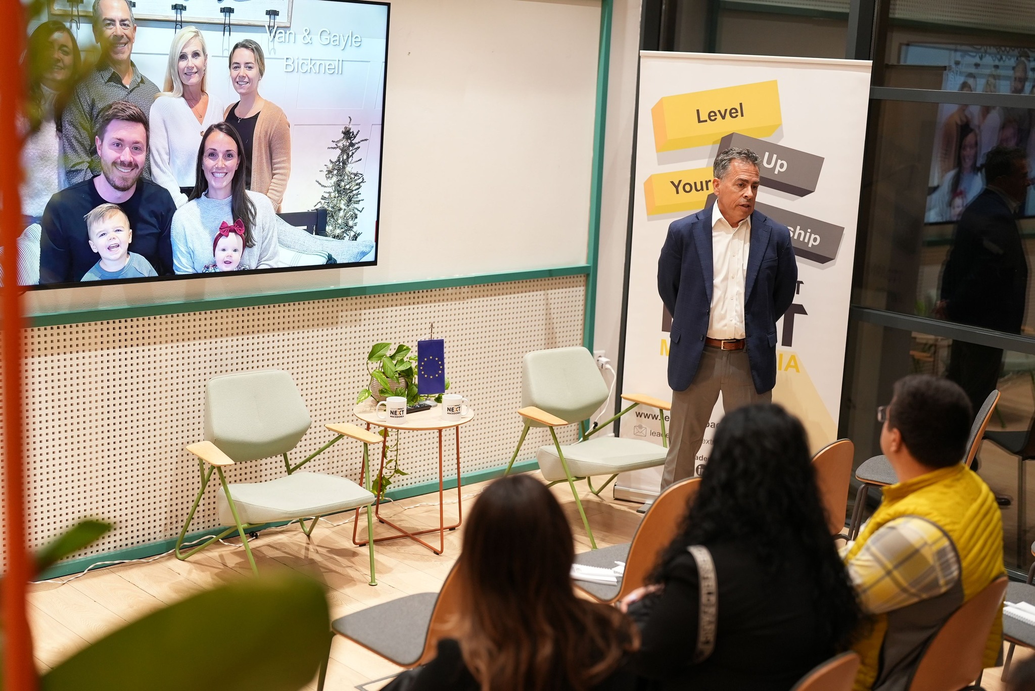 Во Europe House Струмица се одржа Leadership & Buisness Mastery: Emotional Intelligence and Success Strategies – интерактивна работилница дизајнирана за мали бизниси и претприемачи