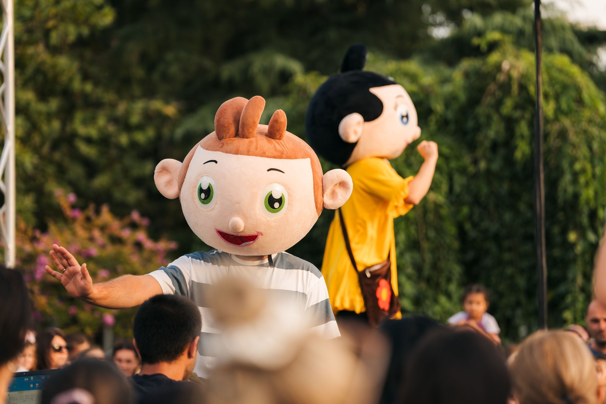 Во организација на Europe House Скопје и Europe House Струмица, Биби и Боби пристигнаа во Кочани!