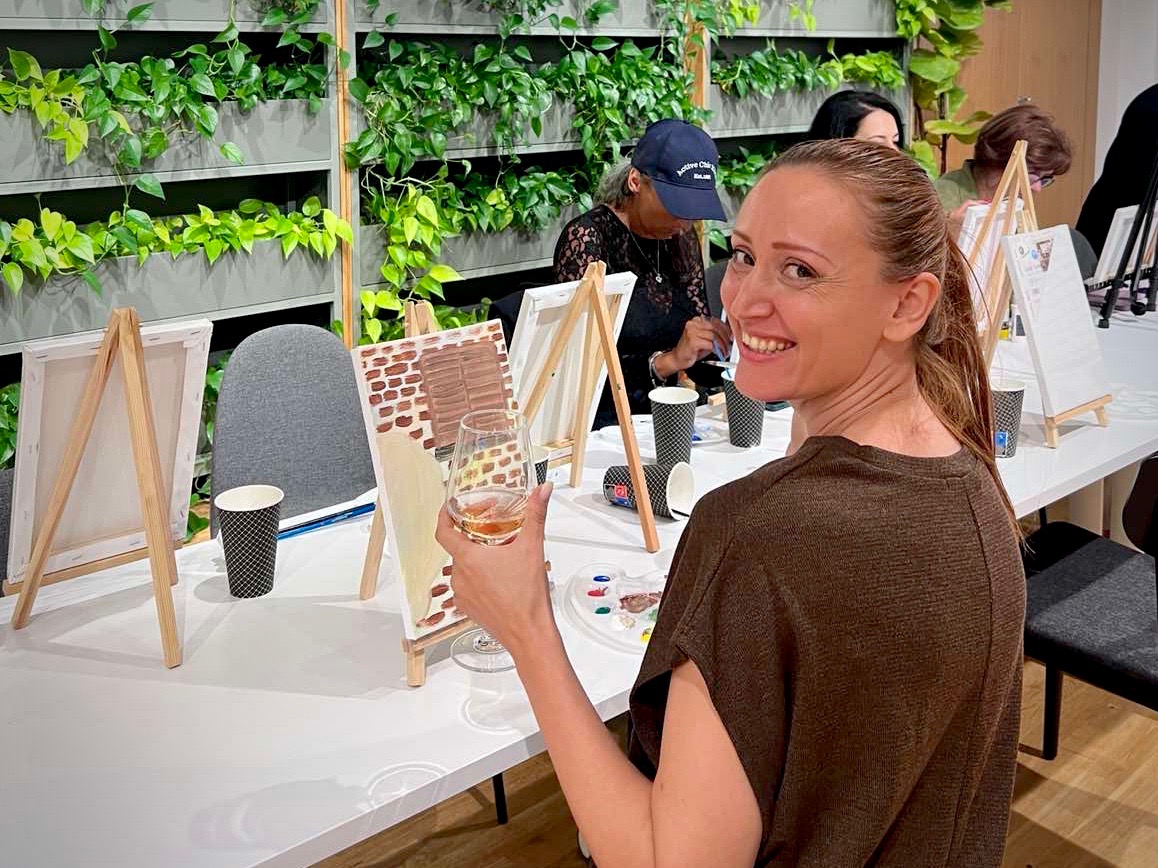 Canvas Conversations: A Summer Evening of Art, Wine and Creativity in Veles